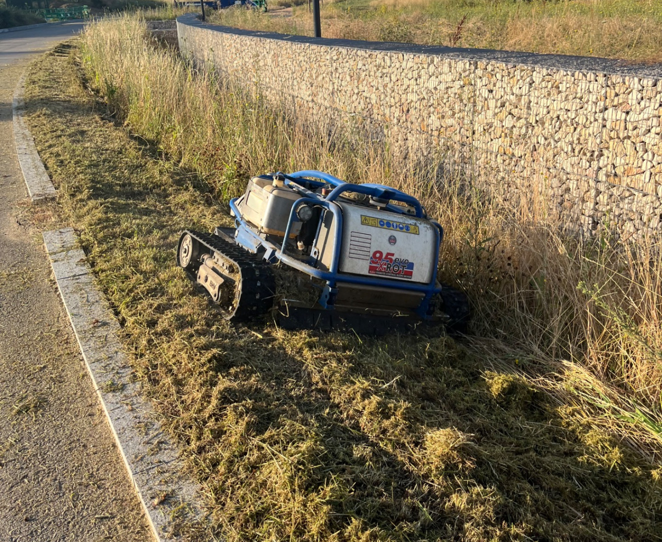 Fauchage garantit avec le robot Xrot